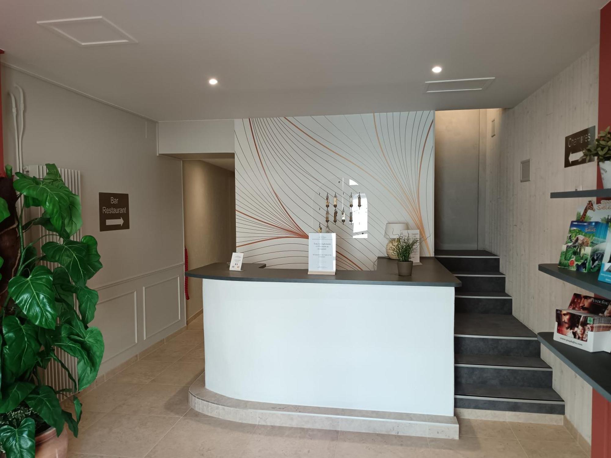 Hotel-Restaurant Les Colonnades Saint-Fulgent エクステリア 写真